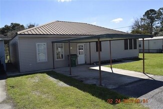 116 Red Gros Ln, Paradis, LA 70080