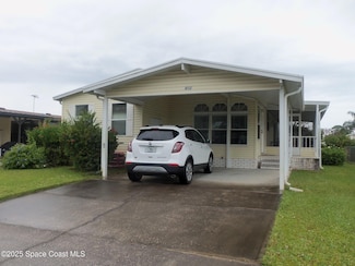602 Royal Tern Dr, Sebastian, FL 32976