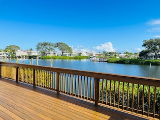 9 W Harbor Dr, Vero Beach, FL 32960