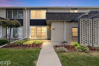 8200 Karam Blvd Unit 2, Warren, MI 48093