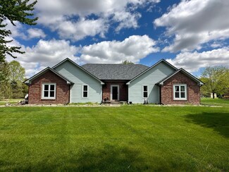 6639 W Cross Trail, New Palestine, IN 46163