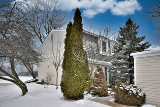 260 Rodenburg Rd, Roselle, IL 60172