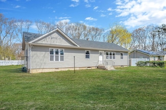 17 Madeline Rd, Ridge, NY 11961