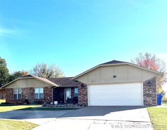 1611 W Harris Rd, Muskogee, OK 74401