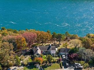 920 Scenic Hwy, Buzzards Bay, MA 02532