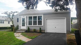 71 N Clarendon St, Cranston, RI 02910