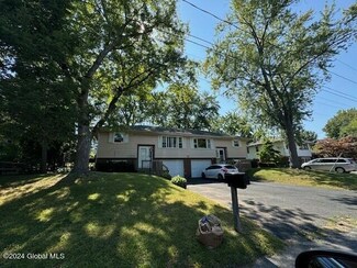 58 Gadsen Ct, Albany, NY 12205
