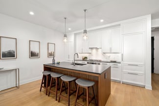 100 Linden St Unit 202, Wellesley, MA 02482