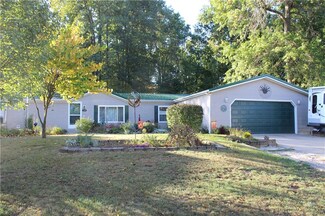 569 Cool Evening Rd, Cloverdale, IN 46120