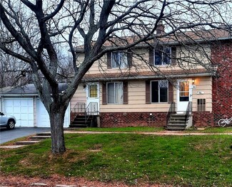 86 Parkwood Ln, Hilton, NY 14468