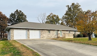 1205 Parkridge Dr, Fulton, MO 65251