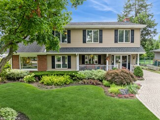 1815 E Lilac Terrace, Arlington Heights, IL 60004