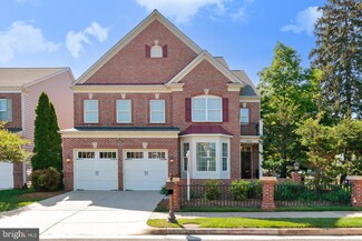 5815 Falls Gate Ct, Falls Church, VA 22041
