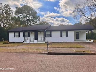 512 Saint Paul Ave, Senatobia, MS 38668