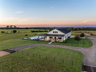 2134 Carter Rd, Bellville, TX 77418