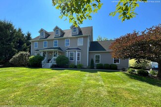 40 Hammer Ln, Walden, NY 12586