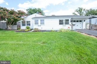 46 Gaping Rock Rd, Levittown, PA 19057