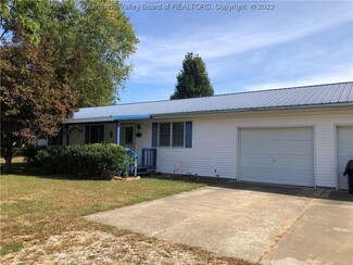 605 6th St, New Haven, WV 25265