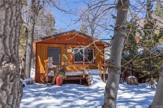 742 Cedar Ln, Big Bear, CA 92314