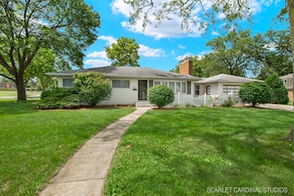220 S President St, Wheaton, IL 60187