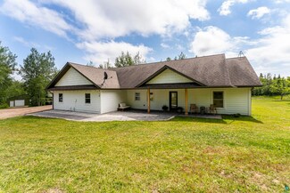 2012 E Pioneer Rd, Duluth, MN 55804