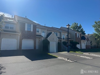 18 Pioneer Ct, Ewing, NJ 08628