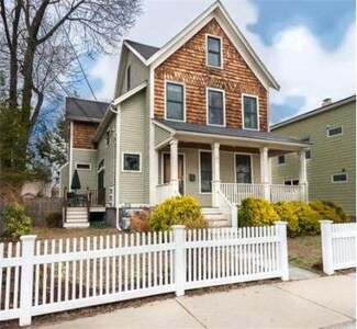 35 Hawthorne St Unit 1, Somerville, MA 02144