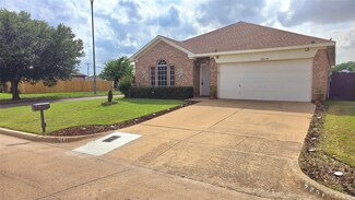 7201 Park Creek Cir W, Fort Worth, TX 76137