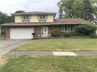 71 Rosewood Dr, West Seneca, NY 14224