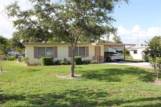 7 Lamplight Ln, Winter Haven, FL 33884