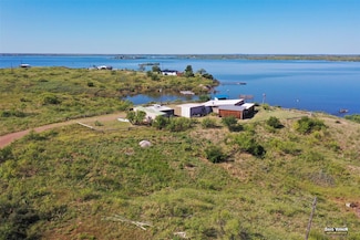 300 Eagle Ridge Rd, Seymour, TX 76380