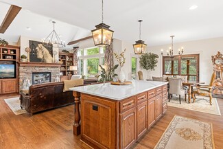 1020 10th St N, Hudson, WI 54016