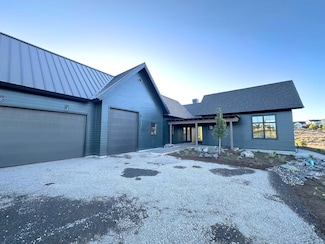 3118 NW Crossing Dr, Bend, OR 97703