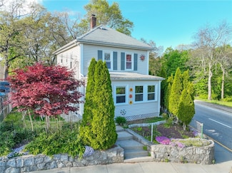 16 Grove St, West Warwick, RI 02893