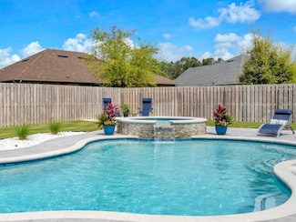 37 Madiera Dr, Freeport, FL 32439