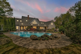 3 Winterberry Ln, North Hampton, NH 03862
