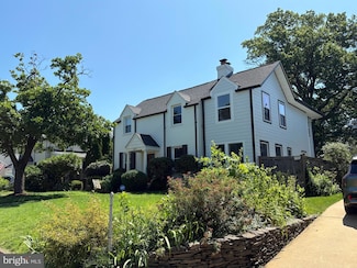 2011 N Upton St, Arlington, VA 22207