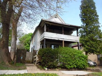 312 Summit St, Rockford, IL 61107