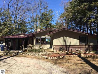8594 Deadstream Rd, Honor, MI 49640