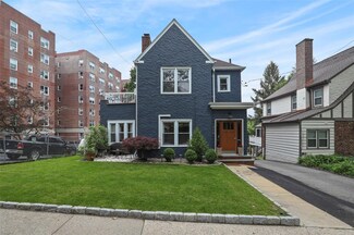 310 Collins Ave, Mount Vernon, NY 10552
