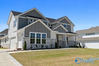 8107 Goose Ridge Dr SE, Owens Cross Roads, AL 35763
