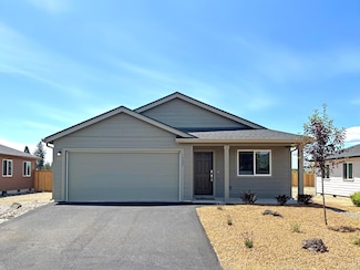 16625 Blue Pine St, La Pine, OR 97739