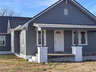 21177 SW Missouri Rd, Garnett, KS 66032