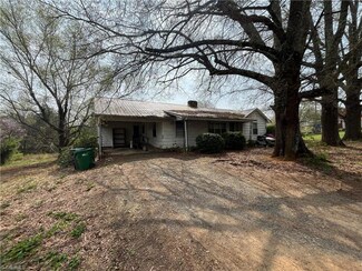 116 & 120 Knight St, King, NC 27021