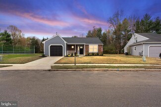 17 Knollwood Dr, Woodbury, NJ 08096