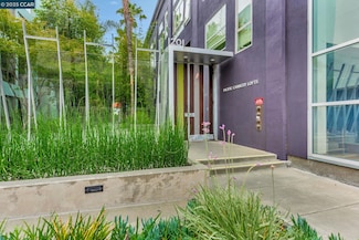 1231 Pine St, Oakland, CA 94607