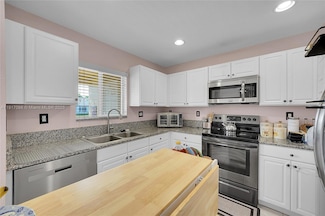 5933 Glasgow Way, Tamarac, FL 33321