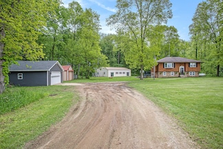 7920 8 1 2 Mile Rd, Ceresco, MI 49033