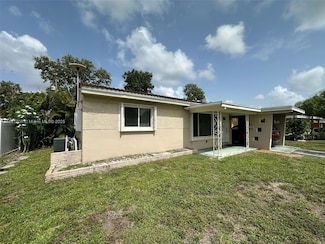 2400 N 57th Way, Hollywood, FL 33021