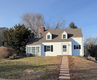 96 Bentwood Rd, West Hartford, CT 06107